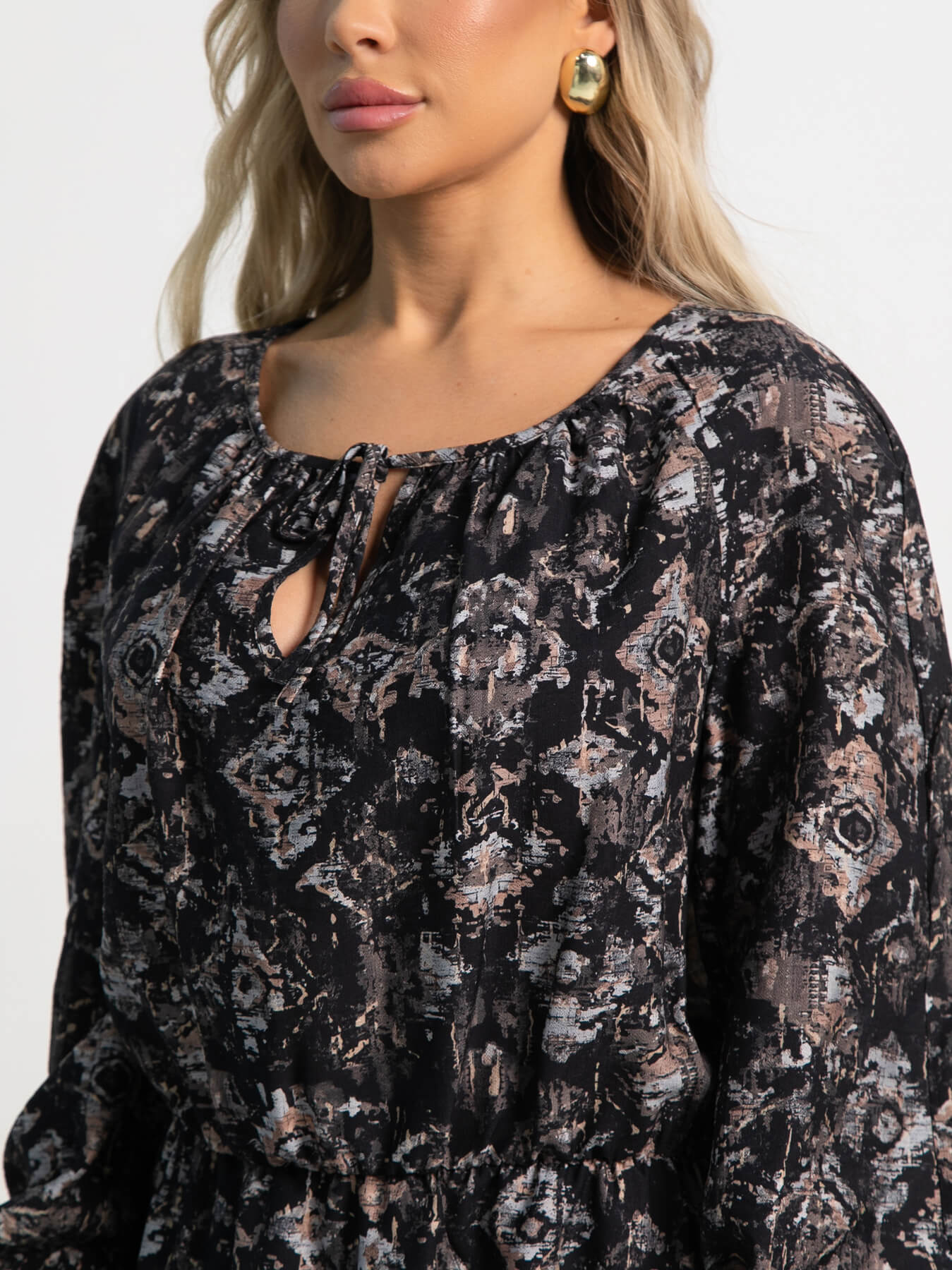 Платье Аура (черное) П15385-10М