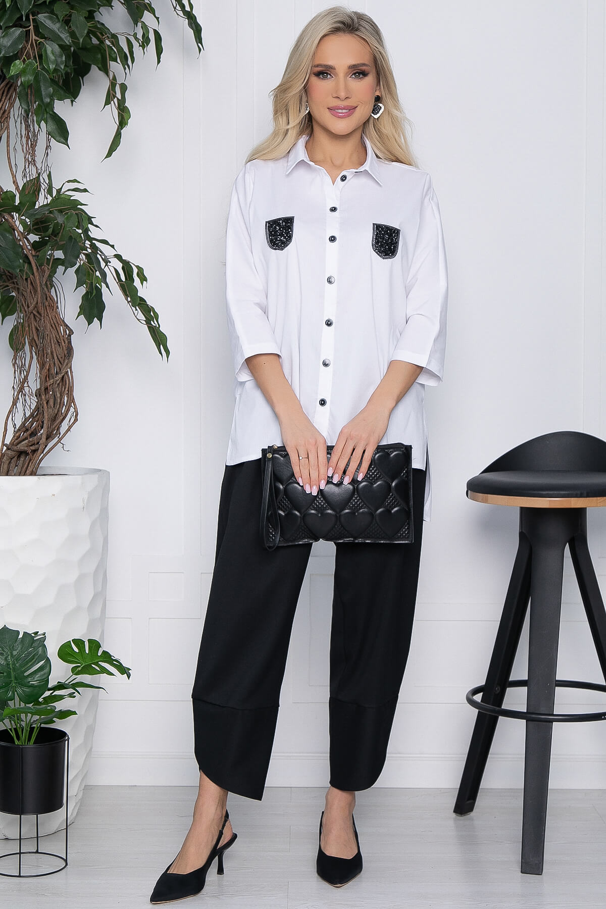 Рубашка с черными карманами Альма (белая) Б10635