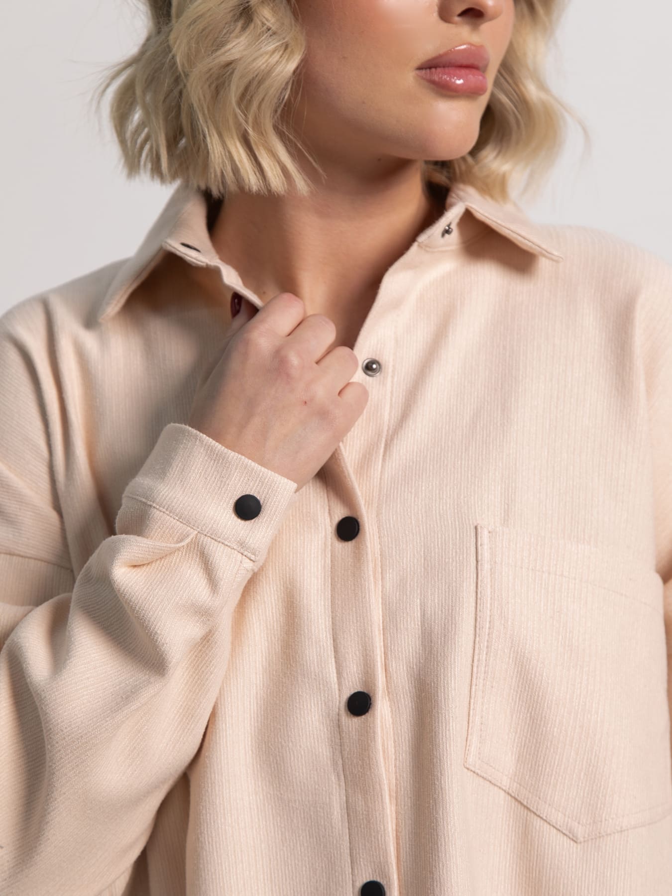 Рубашка Загадочная девушка (бежевая) Б15169-4М