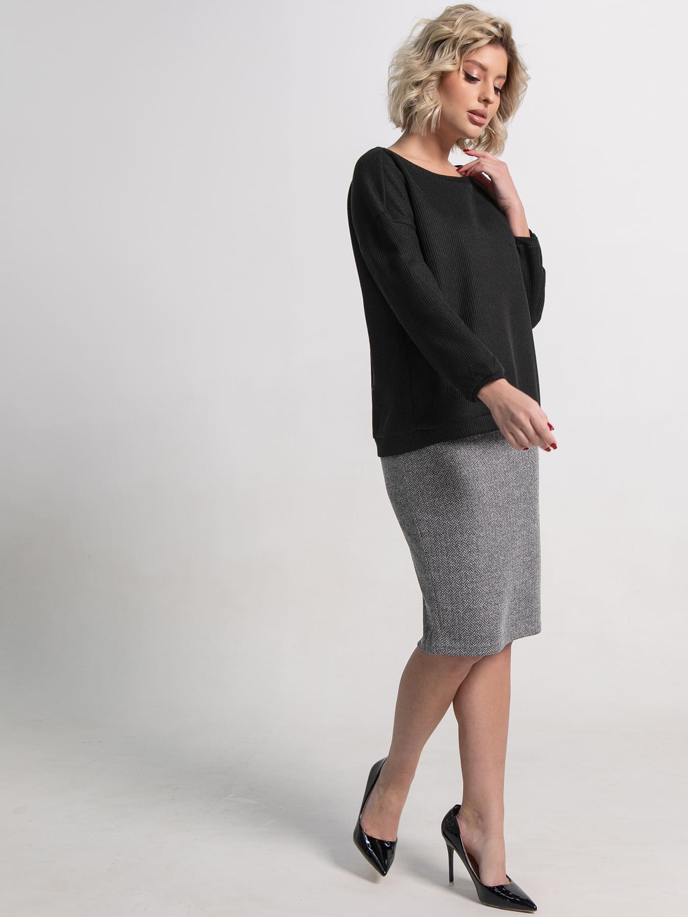 Костюм с юбкой Совершенство форм (черно-серый) К15292-10М