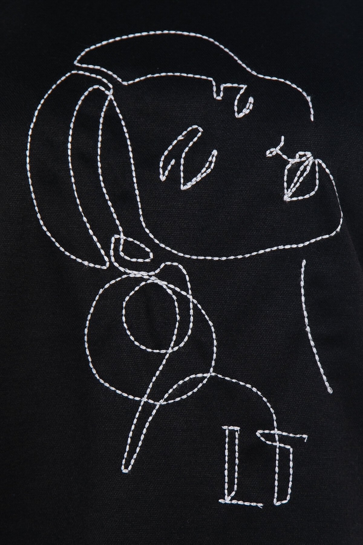 Футболка с вышивкой черная Б10059