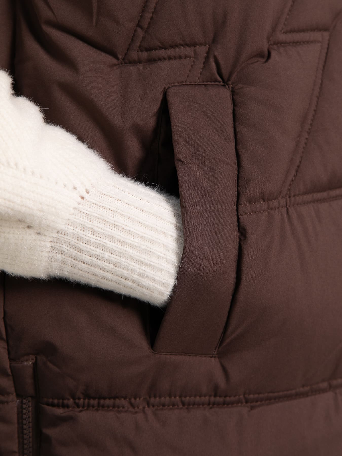 Жилет утепленный Вега (горький шоколад) Б15304-18М