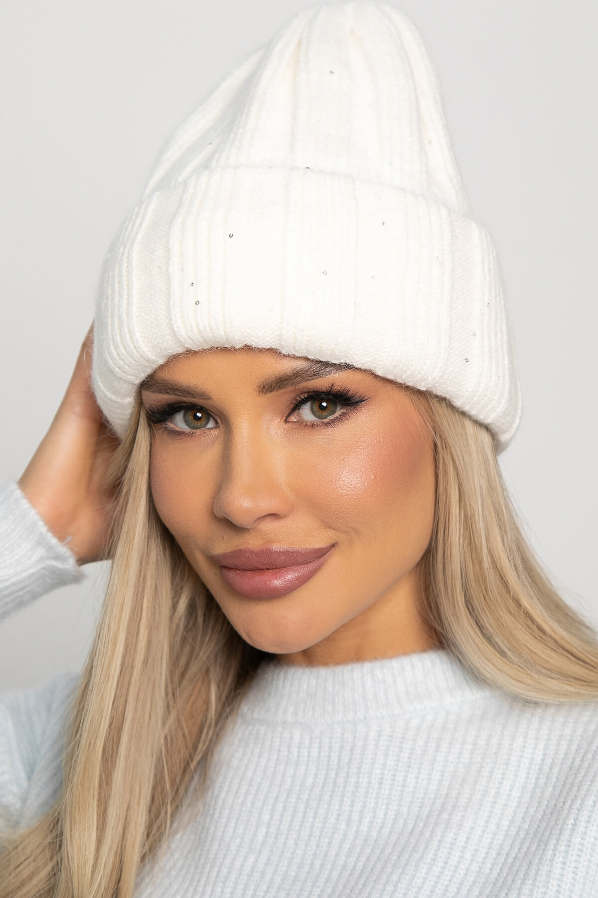 Шапка двухслойная Зимние деньки (молочная) Ш24-4М