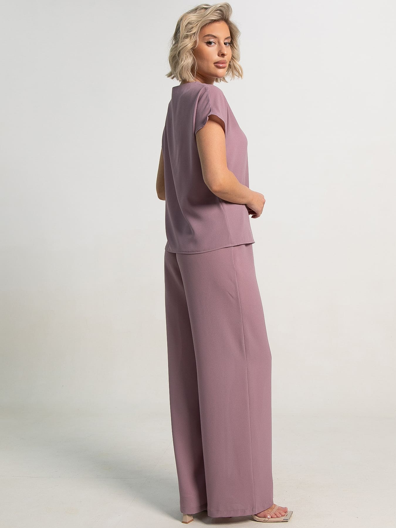 Костюм брючный Илона (пыльная роза) К15601-50М