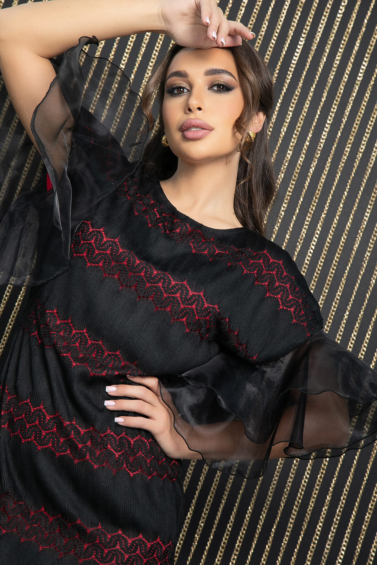 Платье Звездное волшебство (черно-красное) П11698