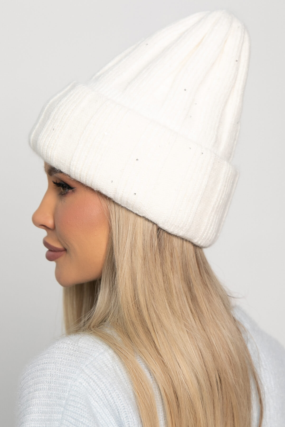 Шапка двухслойная Зимние деньки (молочная) Ш24-4М