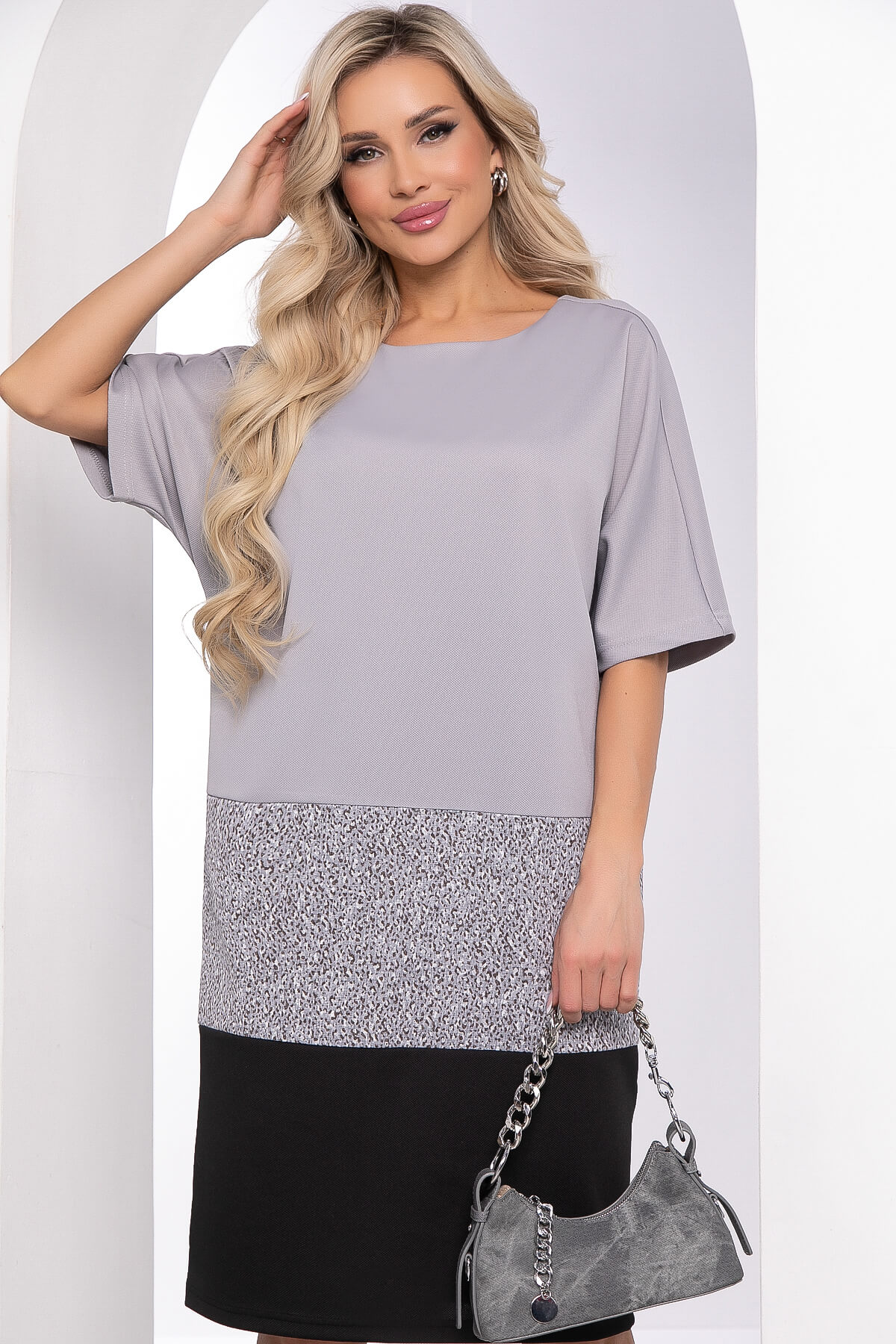 Платье "Кайла" (серо-черное) П8389