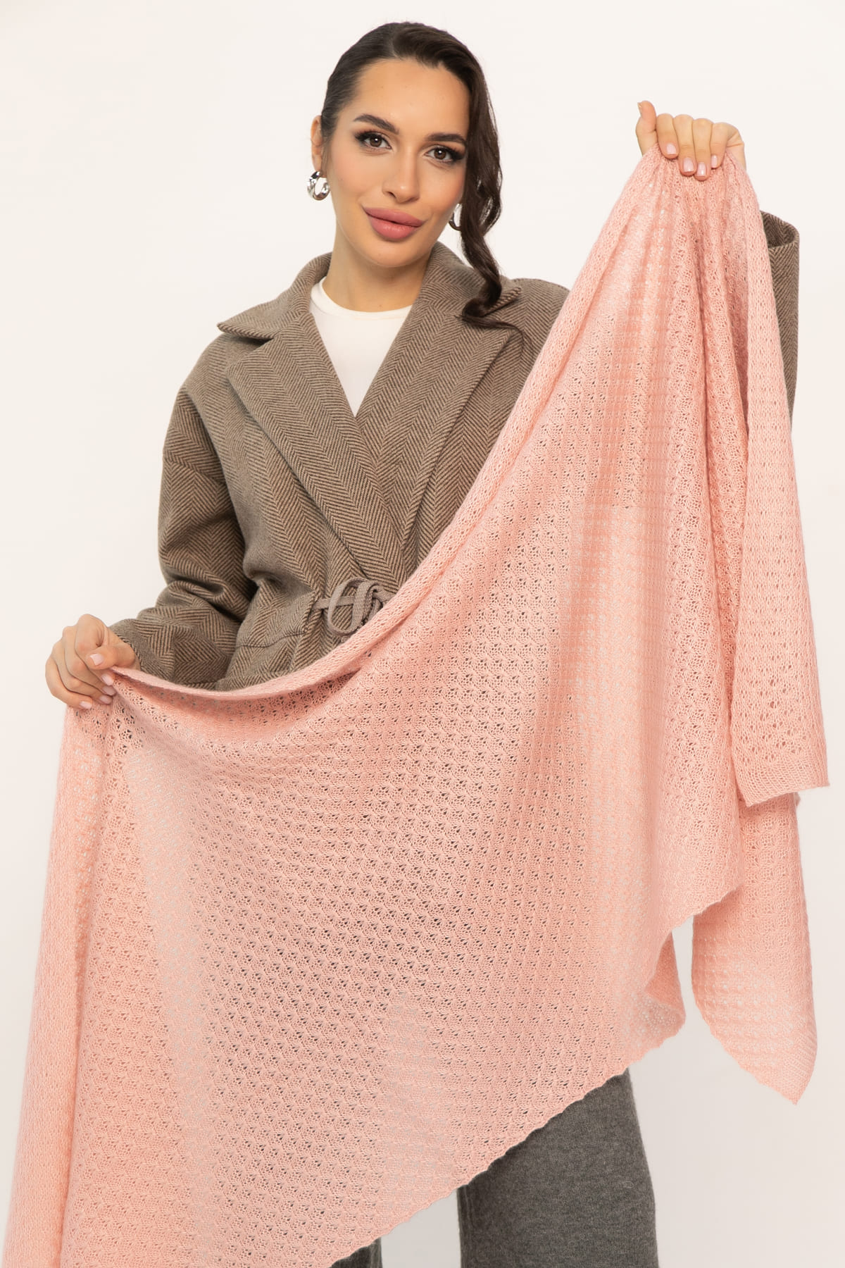 Вязаный палантин (пудра) ВП04-1М