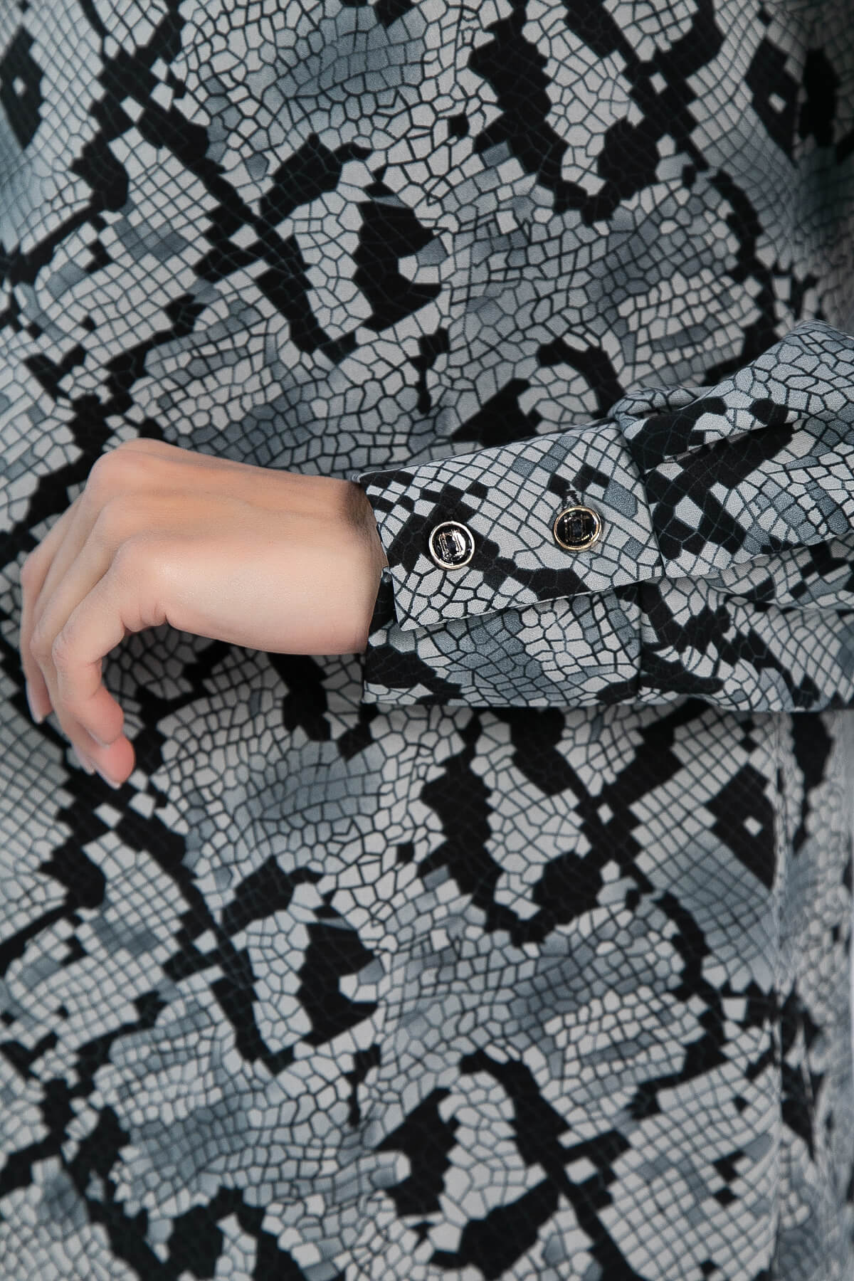 Платье Королевская кобра (серое) П12649-15