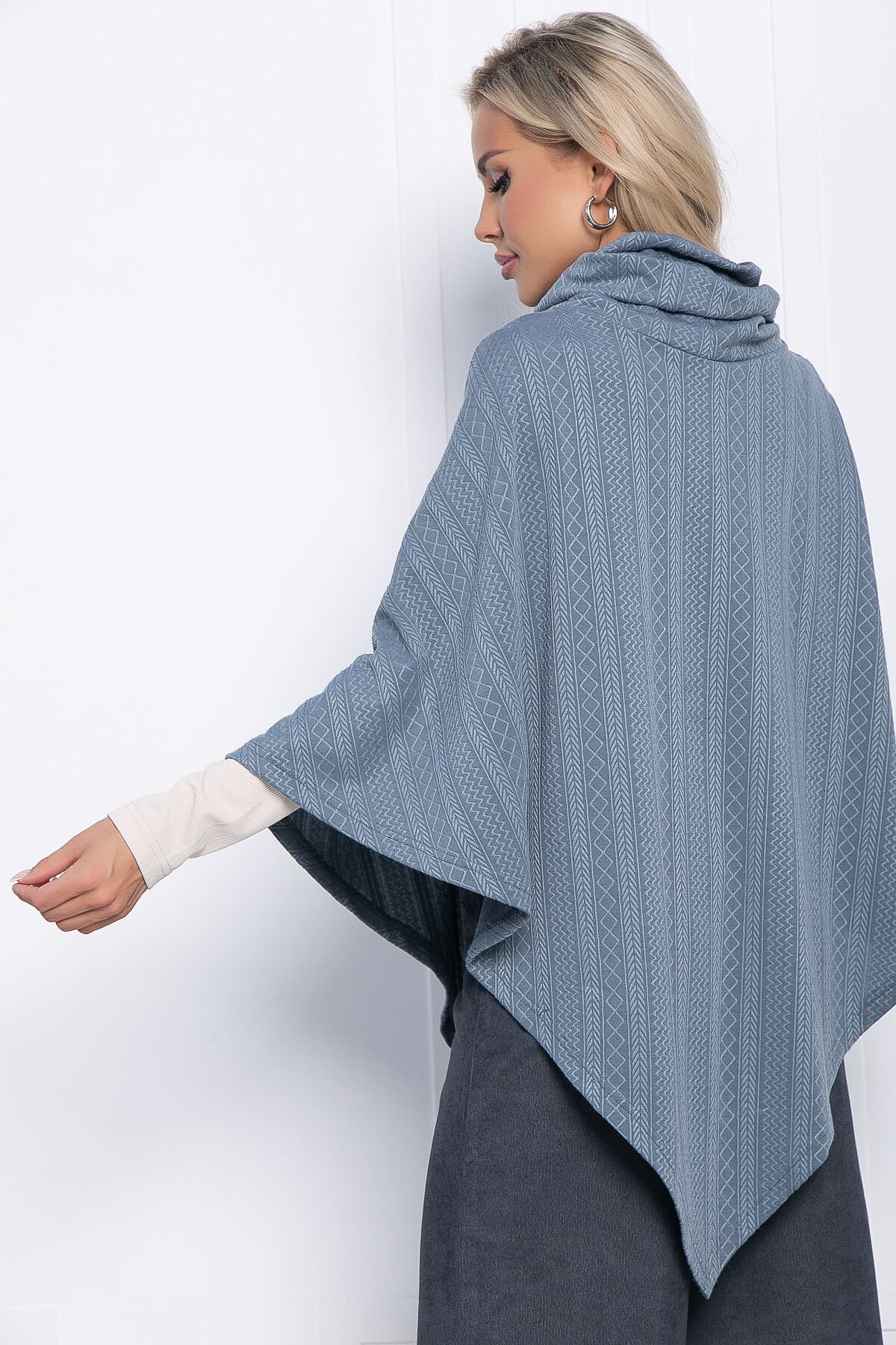 Пончо Арина (серое) Б11009